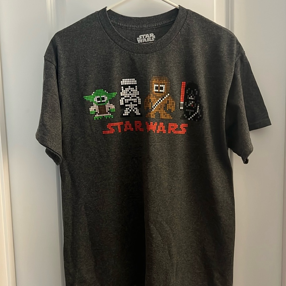 Men’s pixel Star Wars shirt